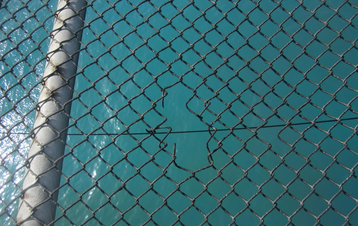 Helideck Perimeter Safety Nets: The dangers of chain link