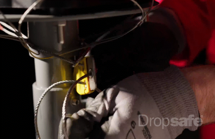 RFID Chokeplate on white pole for CCTV net, SWL 35kg