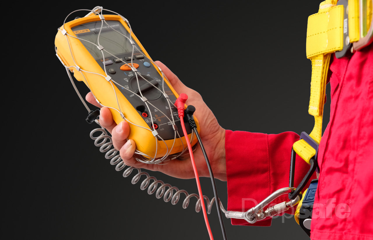 Yellow Fluke multimeter in mesh-netted pouch for medium handheld items, SWL 750g